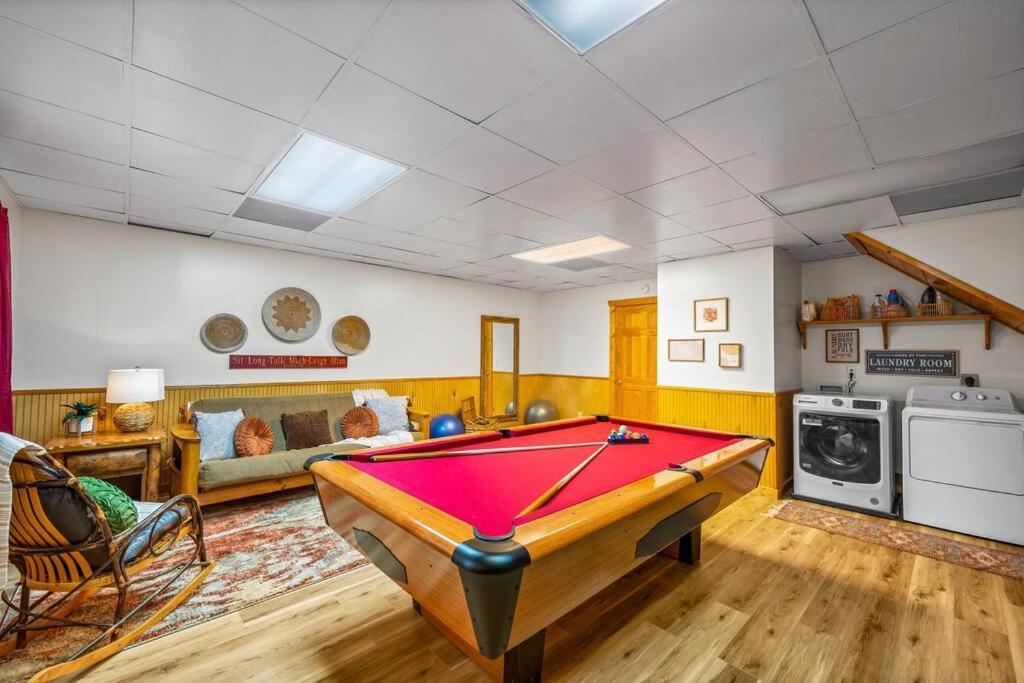 Log Cabin, Hot Tub, Fireplace, Pool Table & Views! Sevierville Exterior foto
